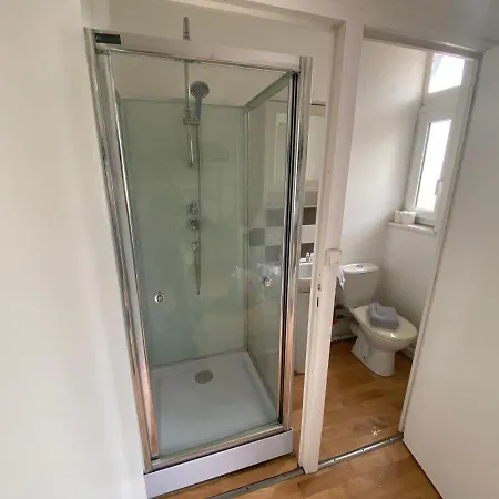 Petit Studio Calme Et Agreable Proche Gare Apartment